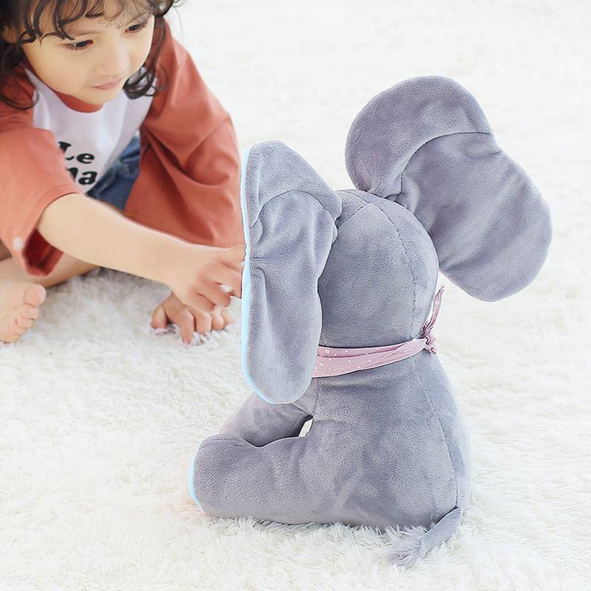 Dumbo โ The singing elephant! ๐ถ๐