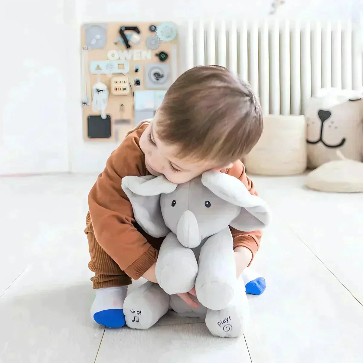 Dumbo โ The singing elephant! ๐ถ๐